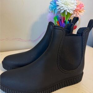 Black Chelsea Boots